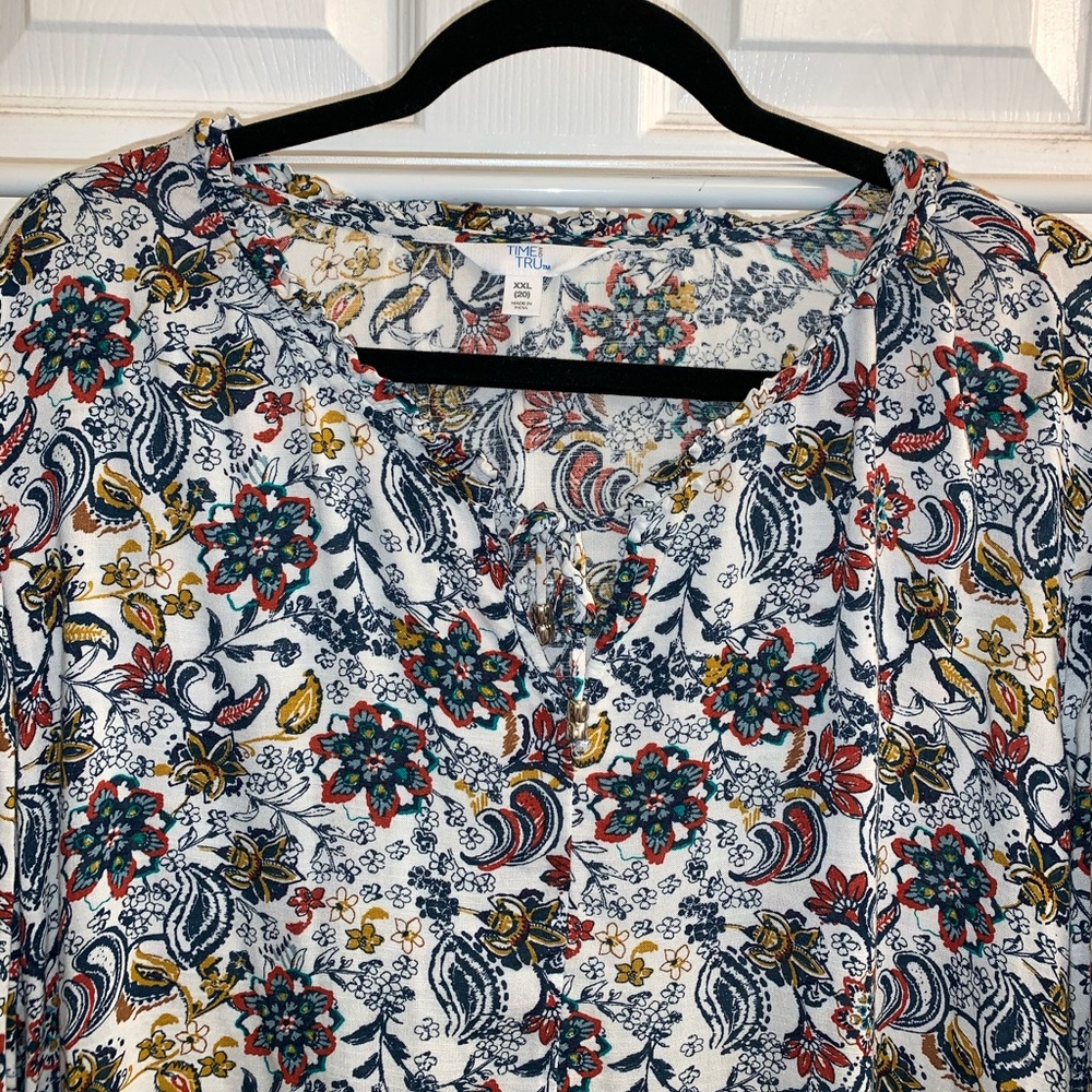 Time & Tru Patterned Top - Picture 2 of 6